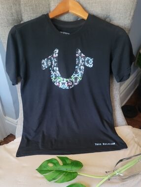 True Religion Black Tee with Multicolor Horseshoe Print